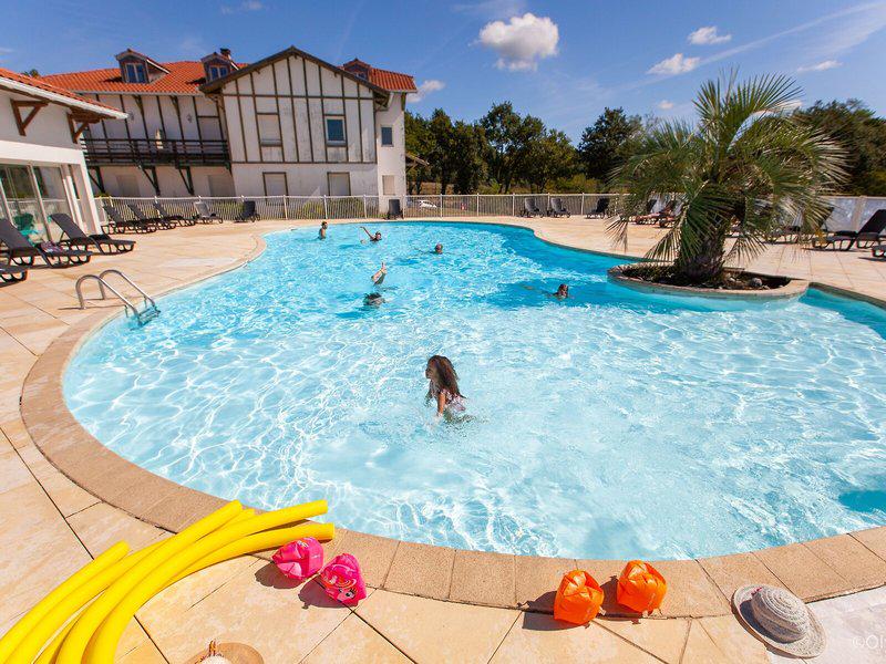 215E54B7AFDA65FAD4D1F4D9B066E9E0