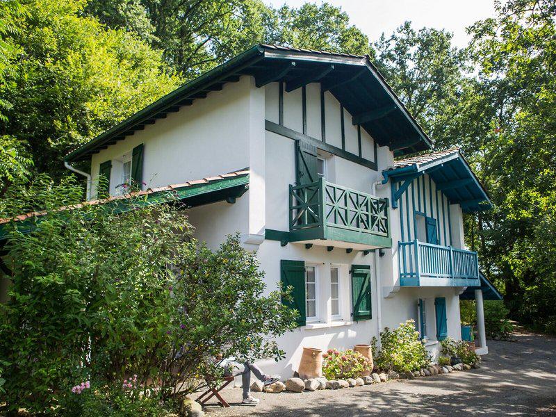 A3B04B0CD1853E2D83EB59B3287BDD6D