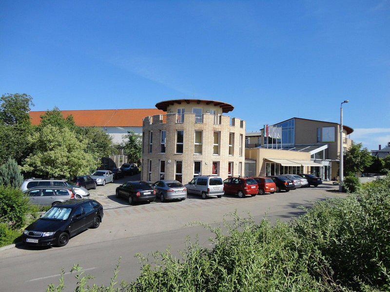 4D40FB4482805135923B0CA4306043AA