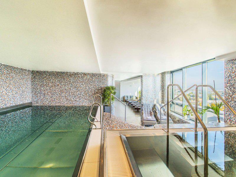 51280B3F9D88F21F81FCC9AEABF3E690