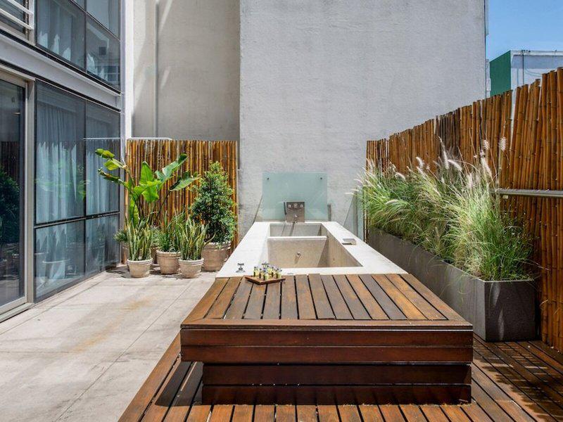 C6066E9DCE3A2A424DC98250AAC855FB