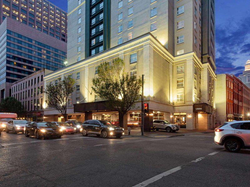 0F0230F9812ABA08066E599598E33677