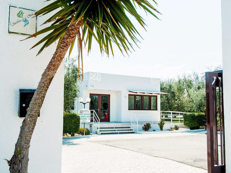 AC49D41B25ADEE21B13EEF71C2089F04