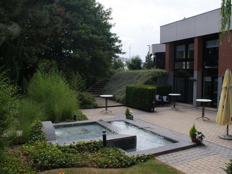 3D52AA55FCD2DBF385F2200224F2ED33