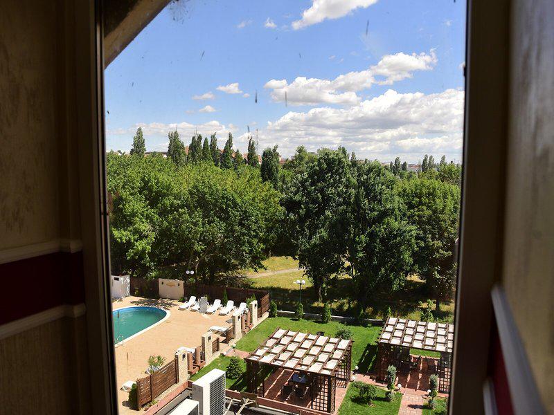 65B3CCC183CBA64178433827AC4F7CE2