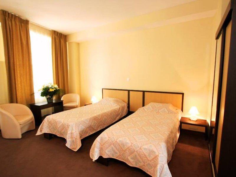 23A7B1EB2B2D1ED63C853D71AE552B36