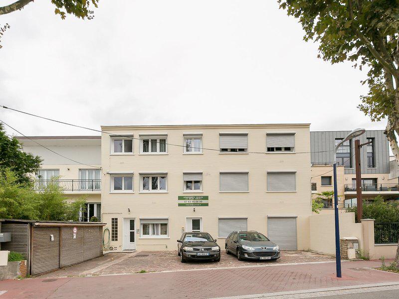 AC838EE9A725FA279873B8B344985334