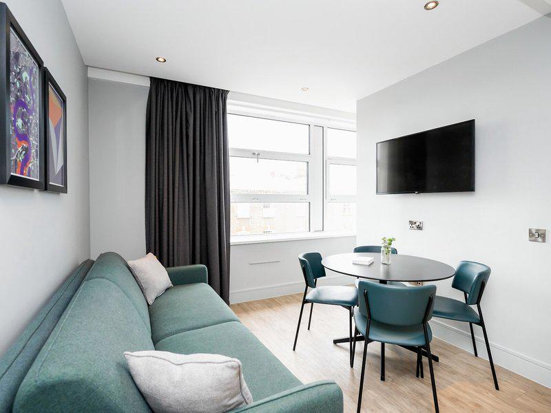 8D4DBE1F39D75DEBCE2B1F16A8F512AC