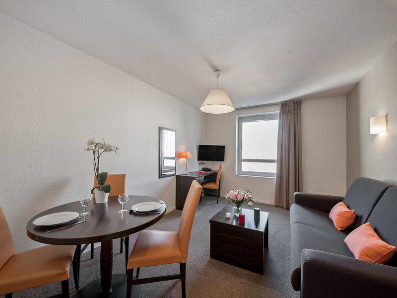 B4B02CD7E76E741A139018AF52AD017D