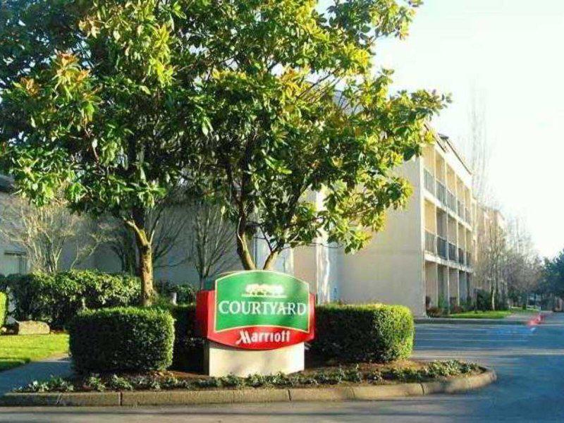 6D4411FCF697229C17741DDFE7435BC8