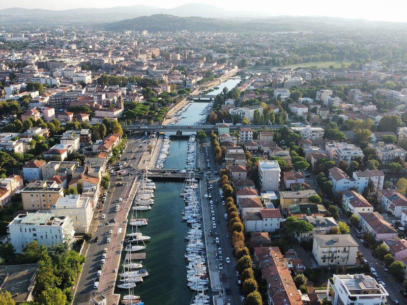 ACA82383648DA580ADDEDF36D83220B2