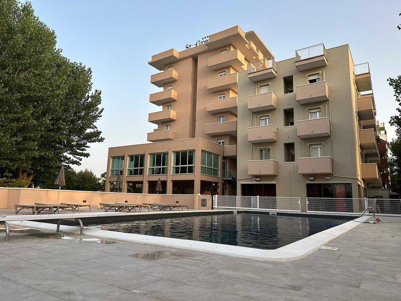 3FED104C19BEEB7E64F174780B7F3C33