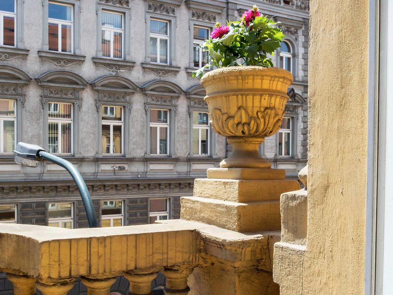 6BB32DCF131073DEE9F379FEE0ECE64C