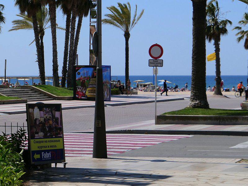 D000937514779475A577D5B81554F1C1