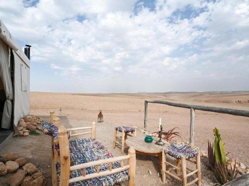 F0451A11DC5D9A41DB2AB1B98706384C