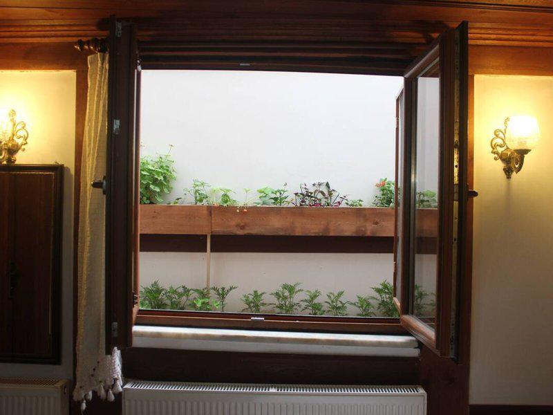 468712D75386910CE0A78965B659D079