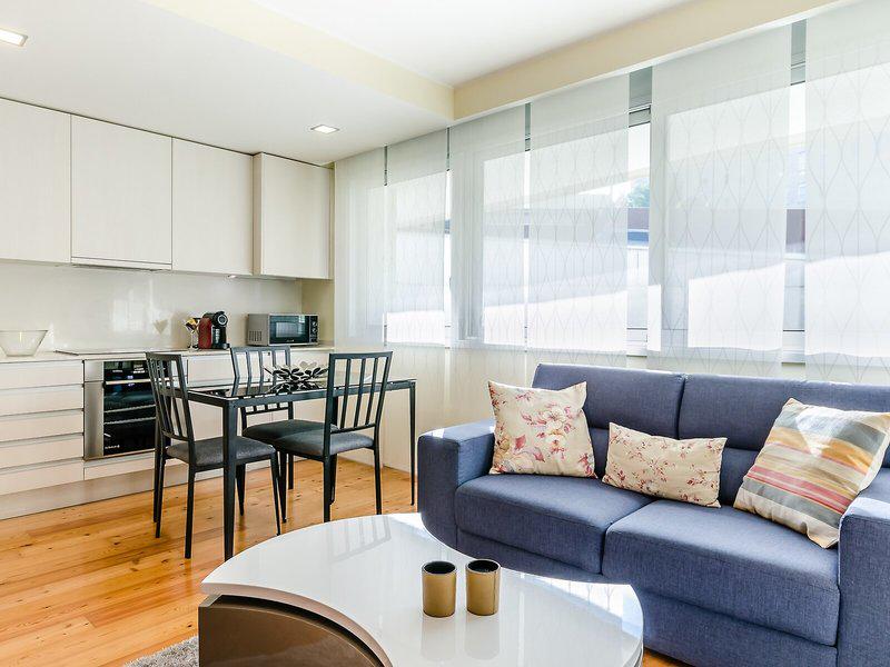 03E6CF825C08B38447E29E99154A7A59