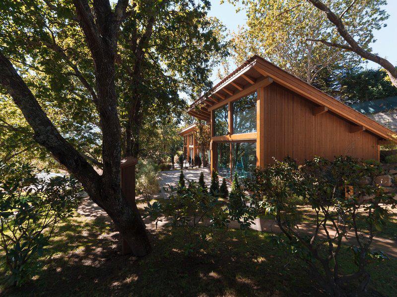 72E168466F1C9B33106961EFA9C6598F