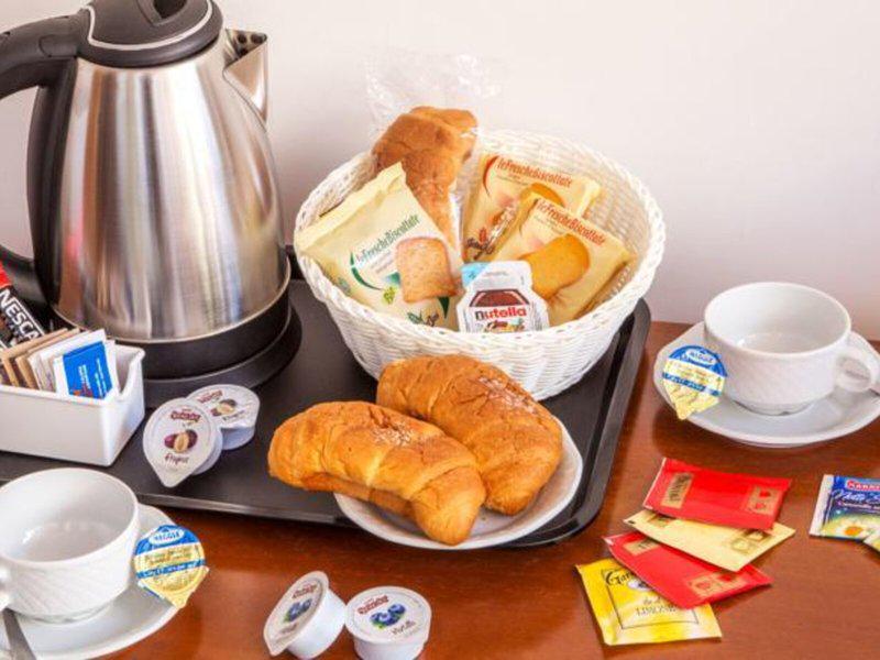 70A147BB1C048354F627D83D1DBAEA3D