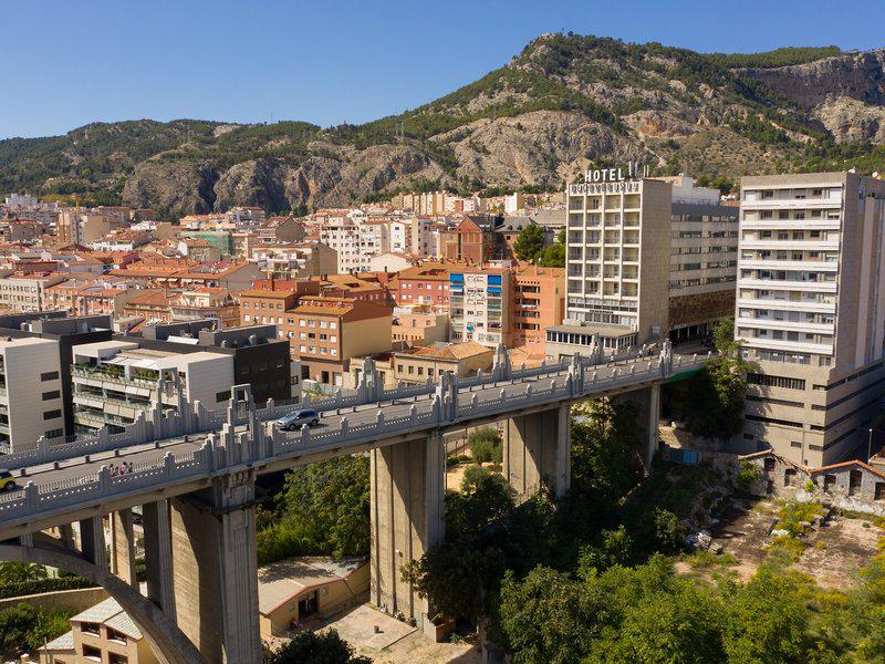 D8F0B1CF7E4DB08E2EEE142A446CA1F2