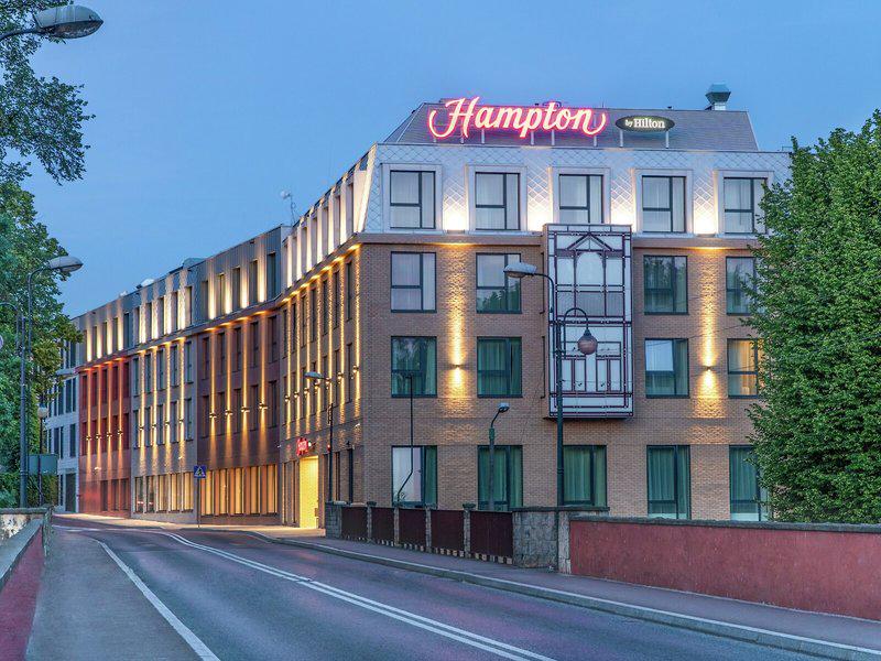 56C83D2612854312BB03B0539F3ED66D