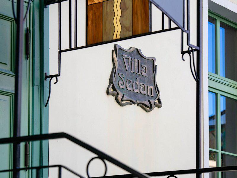 202B90E05F28F6F458F8A398E409AE84