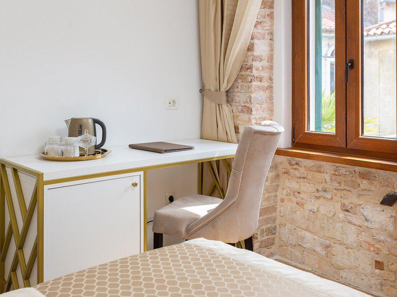 39085C20A6CB6C52C1BFA1FEC24C3AEF