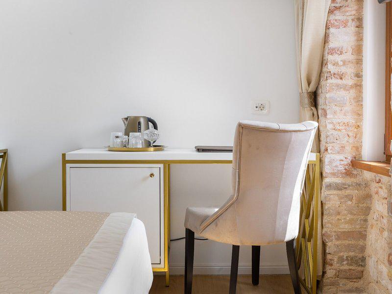 3CE30EAADB983059BD0FF4E837B33A09