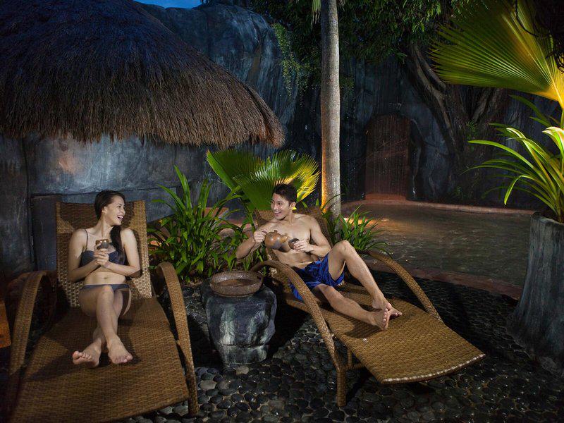 CFDA0BC81593FEF43BB9D1E98BC3D9B8