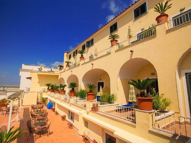 9DBBE90594975DBA626B956978EC22B7