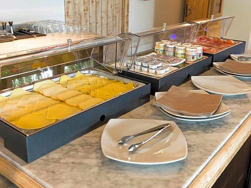 647700BC942862E2D887A0F84F743E40