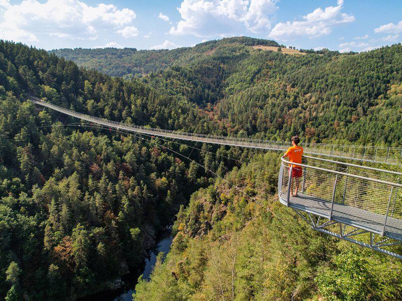 95EE53A708750D9914BAA68C86790E0A