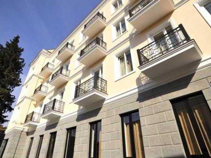 F49DA6AA27C1CD00C71E93257DA09800