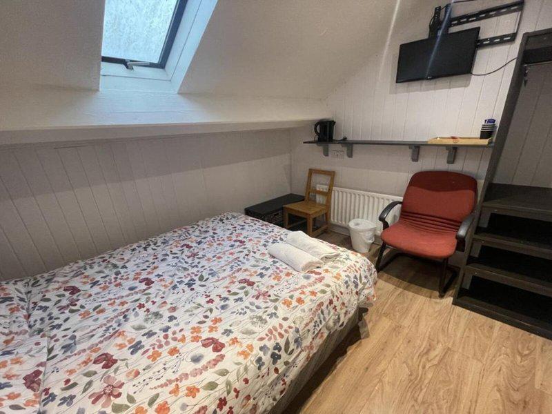 C6FF3CA5707E6221518E77305F4F8AC2