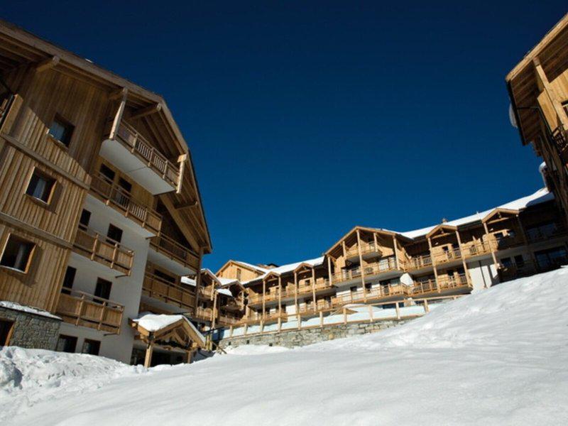 9225EE15E247FCA67D0BD6EEDD9288E2