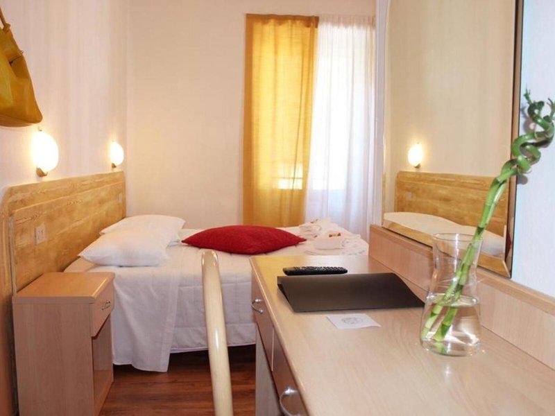 41D3364B33055160DD3ABC1EE0DDADD9