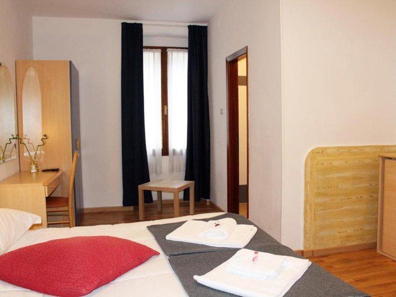 7010B234A165EFAB29F1507DA1FC82DC