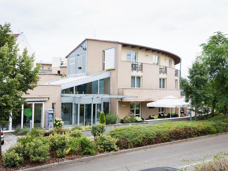 B5041143CA8325C8F565C525C803DAAC