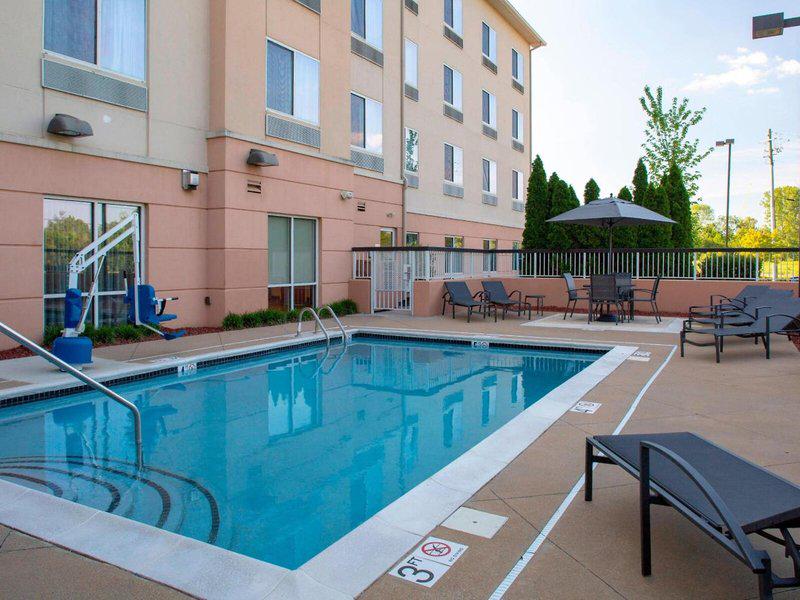 7AD4D2E9DC7BA257DDB46A888D8DBDC8