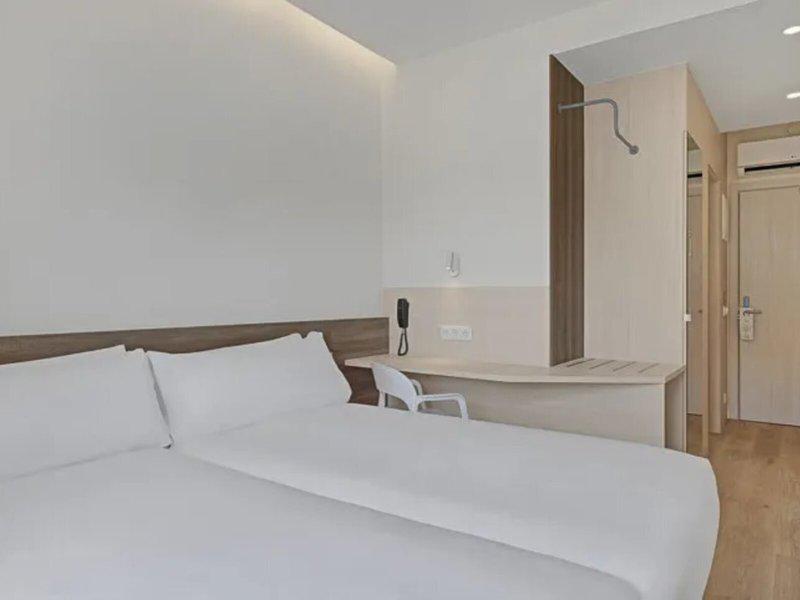 A1F1EB7F560EDBAF128D81C24C7D1DAA