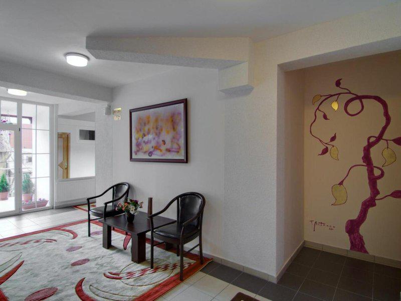 5B3982CB7FFF124A6B4F8F1B8F8A538C