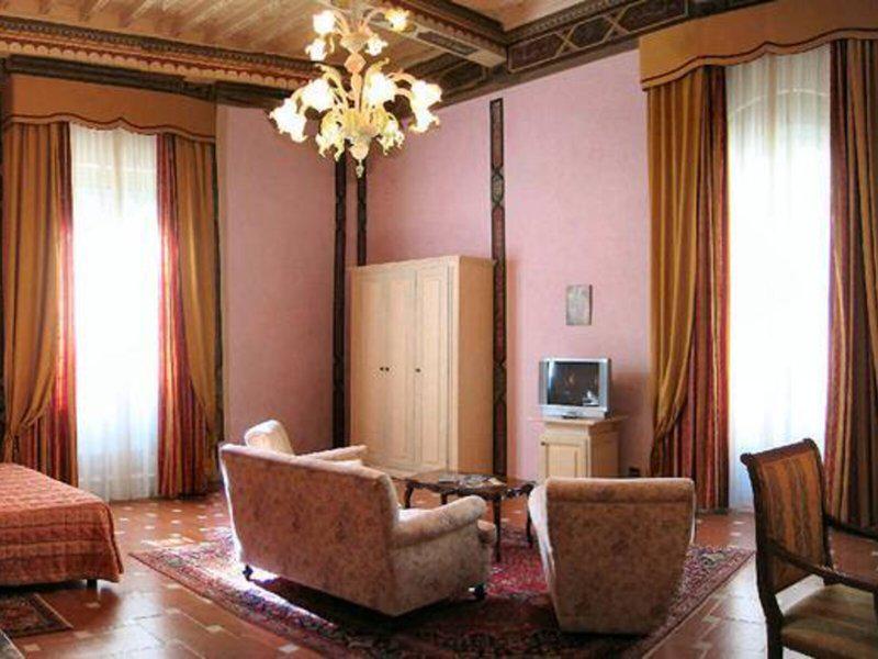 CCB6B046D25D263EF0987F46424E4024