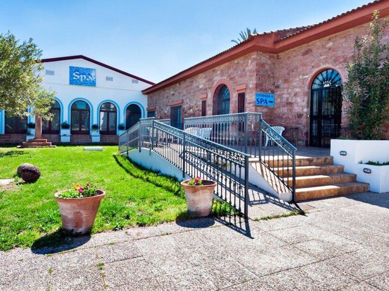 EE89667B14044EAA1477F0B9F4374D19