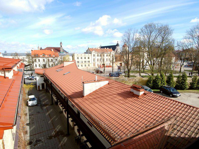 2C4CFBD3839FE19E87B9B1318C29E232