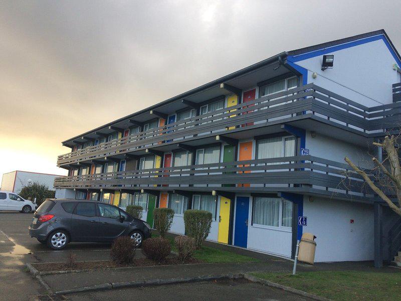 FB5AC6A4F26ED8324E79DB0C3FA03444