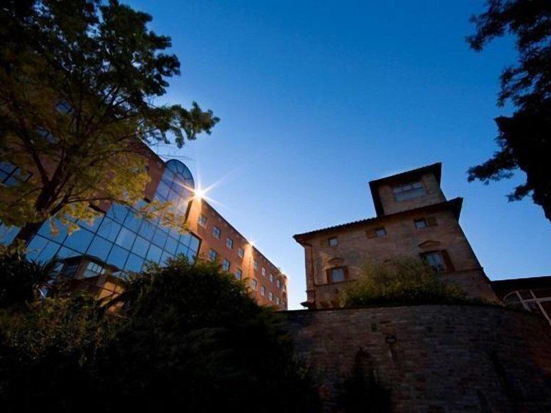 19F5298CB12B070DE37DC09C036D42D5