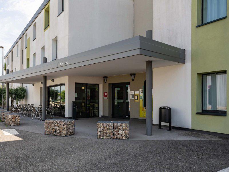 AC1E1A86FC29A0DDCC42C17A68242FA8