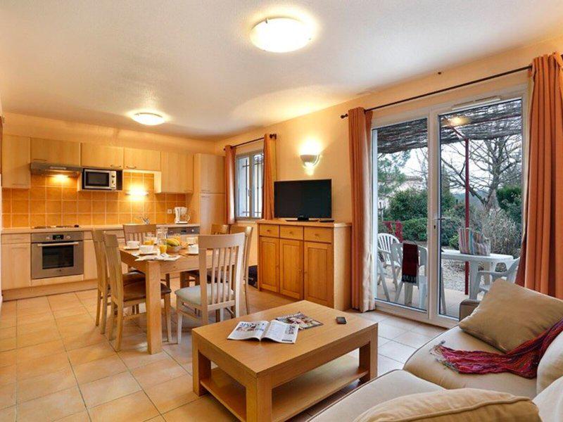 21F43238F871965F051652650E653107