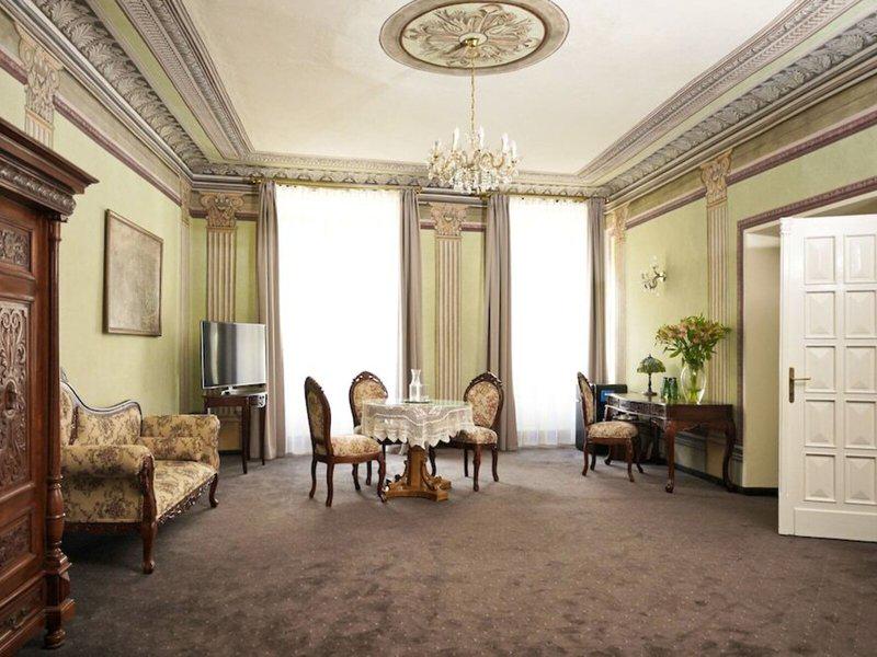 B2495FD794FA5DA57127ECDF223C9F58