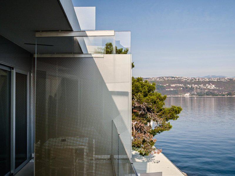 114208365190A14078A27E4D58323A24